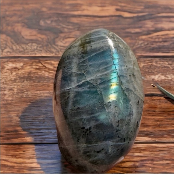 Large Natural Labradorite Worry Stone - Picture 3 of 13